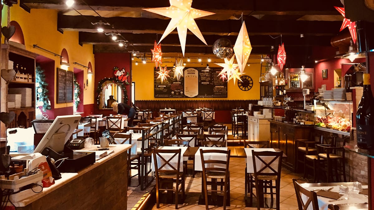Il Rustico....pizzeria...rosticceria.. — ambiente